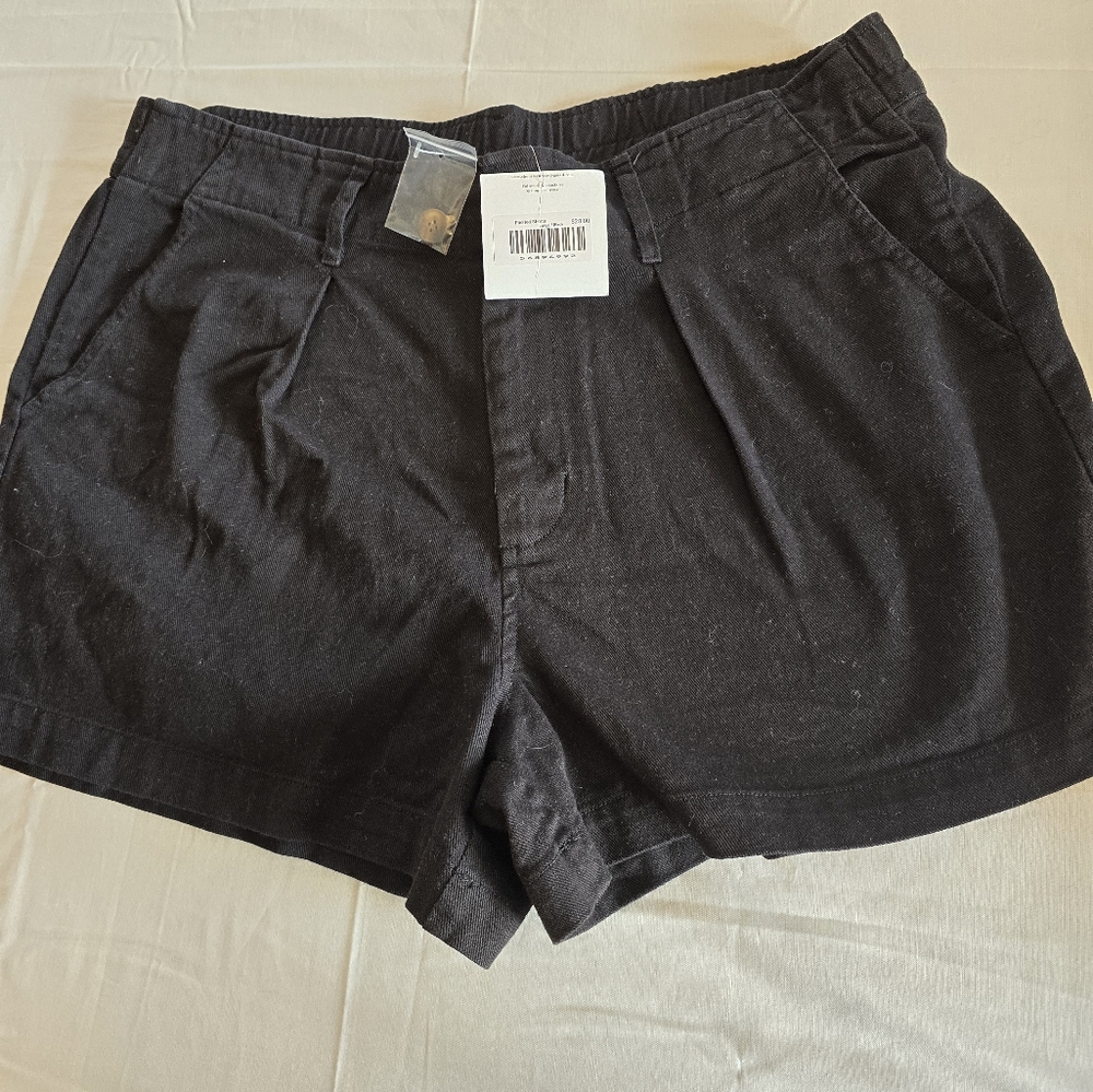 Women's Black Shorts Pleated Business Casual Office Boho Size L NWT - Picture 2 of 7